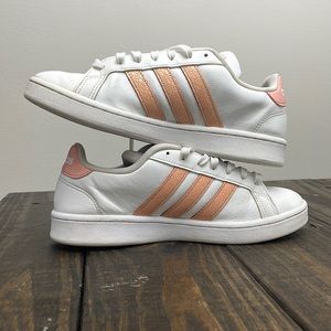 adidas Women's Grand Court Sneaker size 8.5